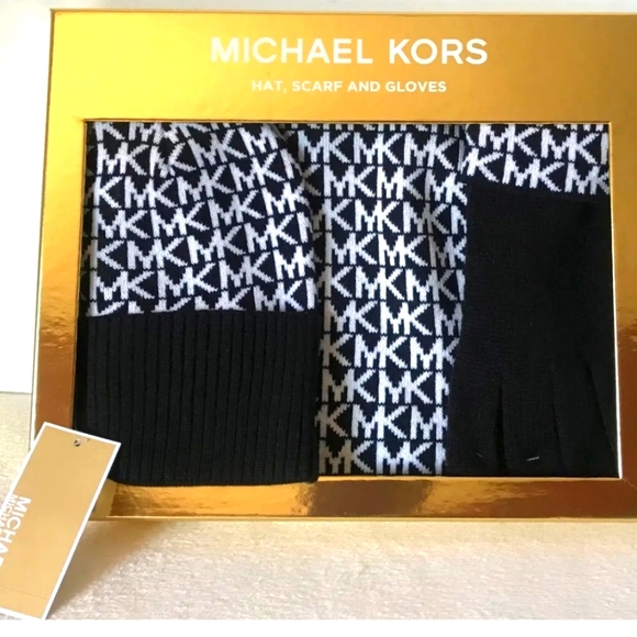 MICHAEL Michael Kors Accessories - NWT~MICHAEL KORS SCARF, HAT & GLOVE SET BLACK/WHITE O/S